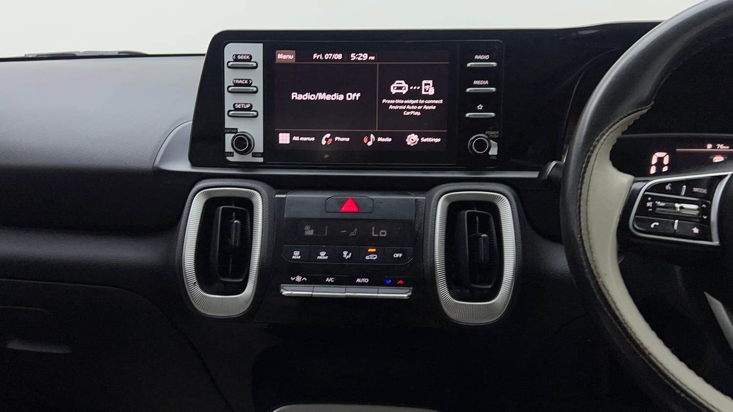 Used 2024 Kia Sonet HTK (O) 1.2 Petrol MT Petrol Manual interior MUSIC SYSTEM & AC CONTROL VIEW