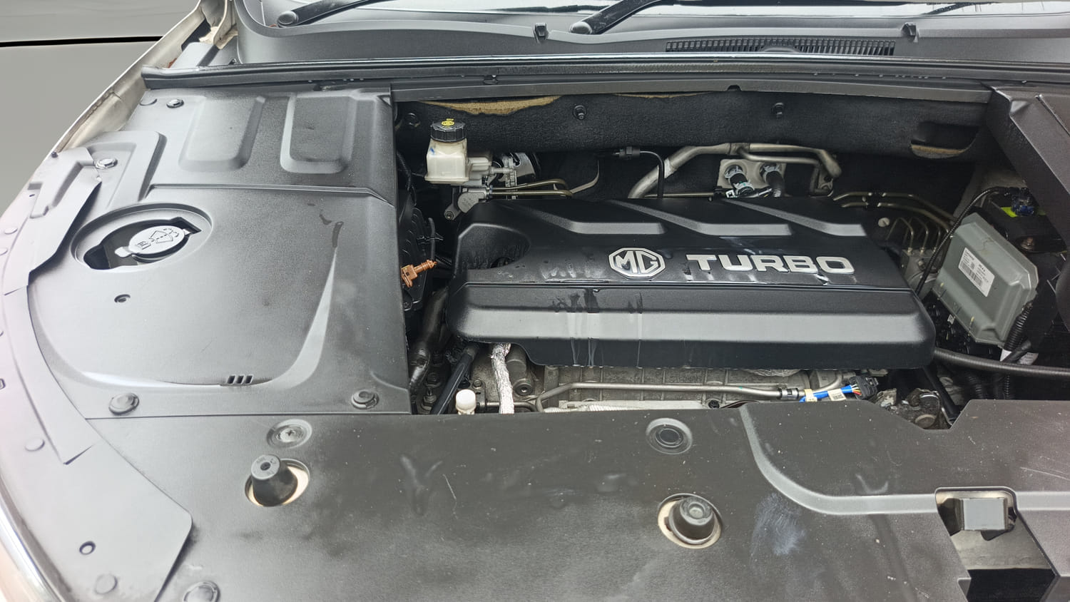 Used 2021 MG Motors Hector Plus Sharp 1.5 Petrol Turbo CVT 6-STR Petrol Automatic engine ENGINE RIGHT SIDE VIEW