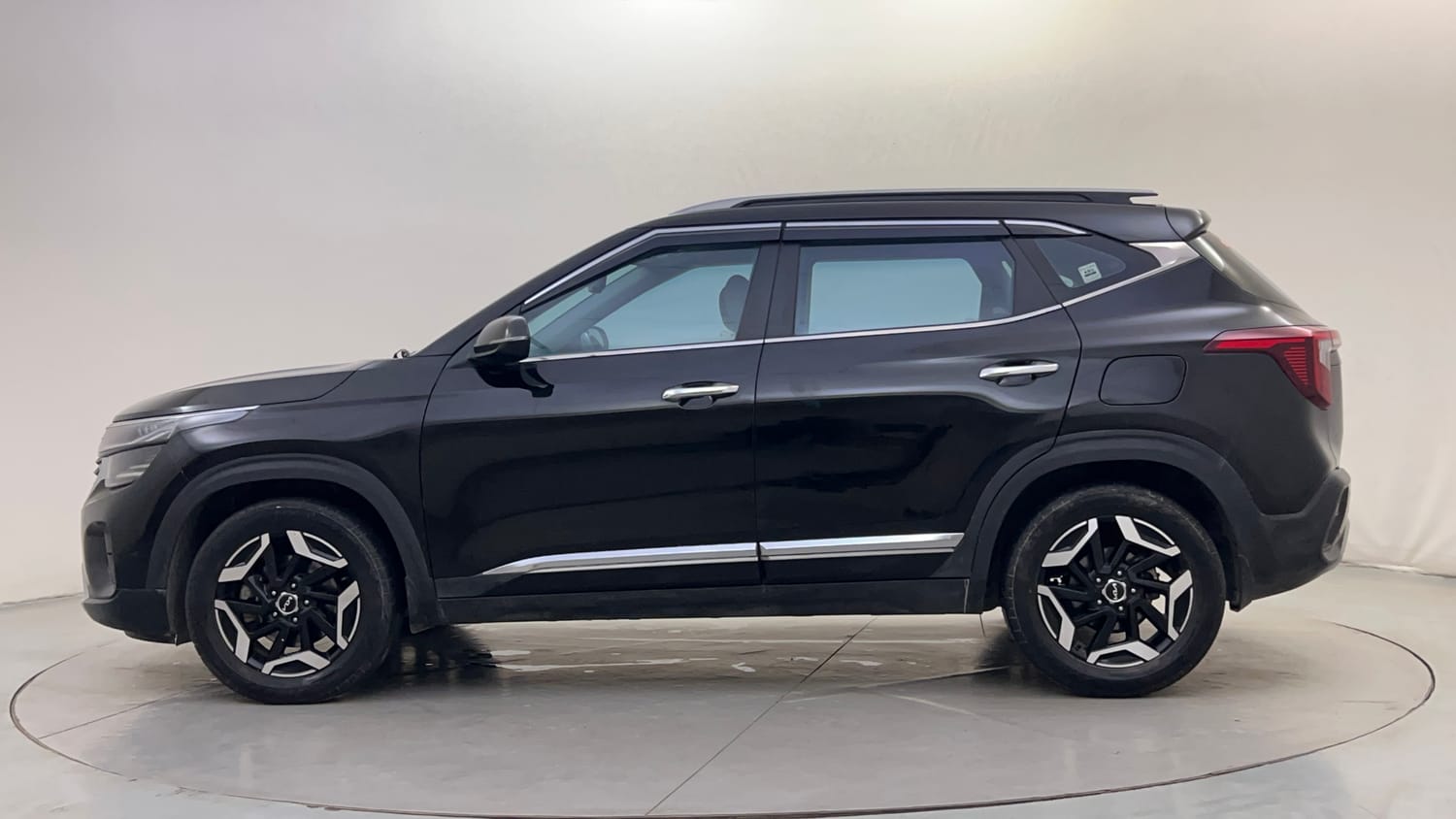 Used 2023 kia Seltos HTX 1.5 IVT Petrol Automatic exterior LEFT SIDE VIEW