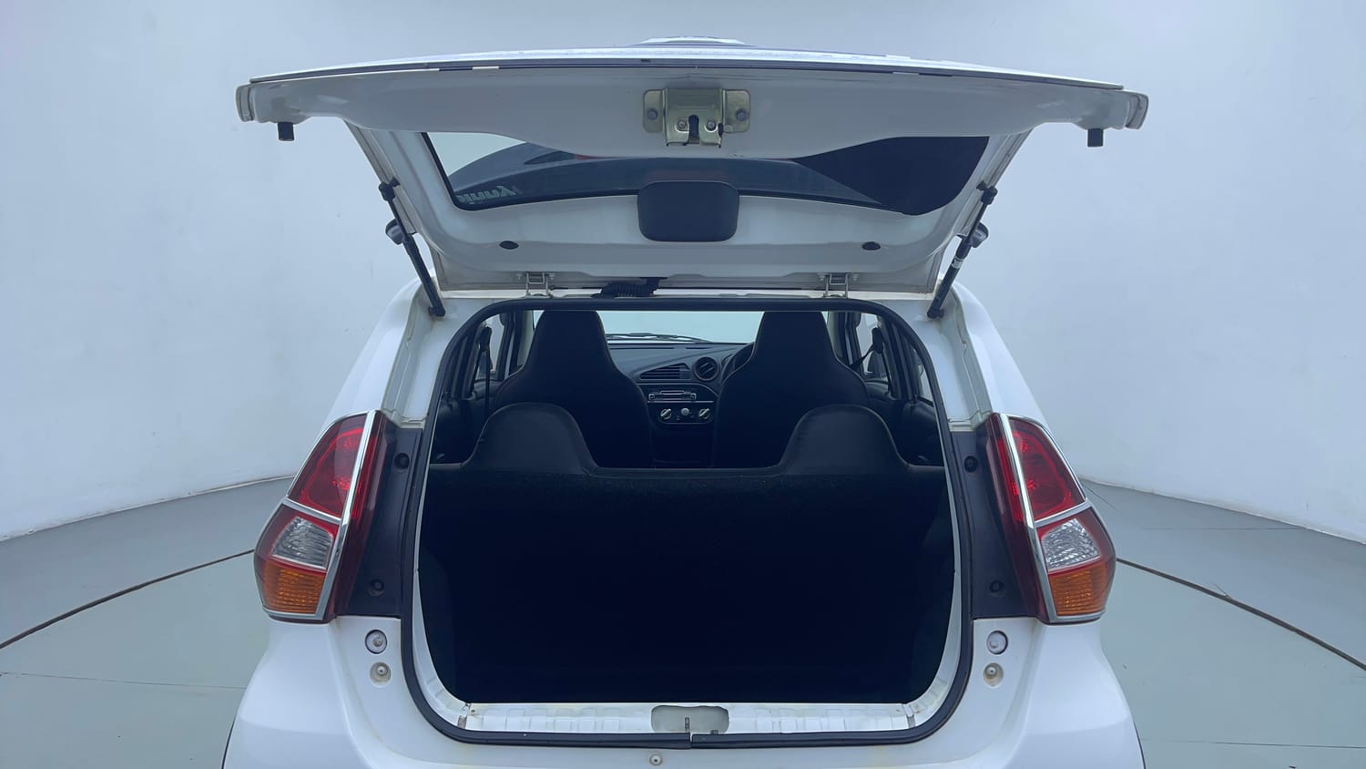 Used 2016 Datsun Redi-GO S Petrol Manual interior DICKY DOOR OPEN VIEW