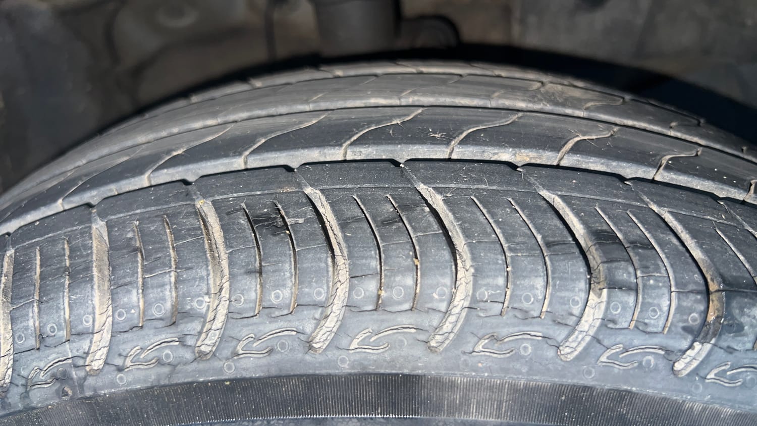 Used 2018 Honda Amaze 1.2 V CVT Petrol Petrol Automatic tyres RIGHT FRONT TYRE TREAD VIEW