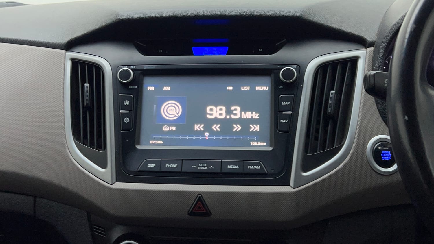 Used 2017 Hyundai Creta SX Plus 1.6 AT CRDI Diesel Automatic top_features Integrated (in-dash) music system