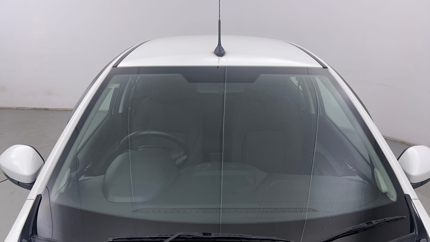 Used 2019 Tata Tiago Revotron XZ Petrol Manual exterior FRONT WINDSHIELD VIEW