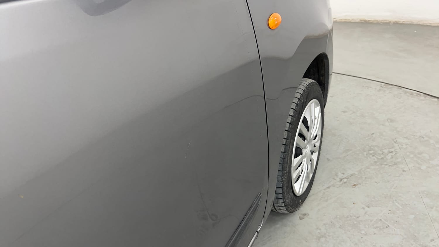 Used 2015 Maruti Suzuki Wagon R VXI Petrol Manual dents MINOR SCRATCH