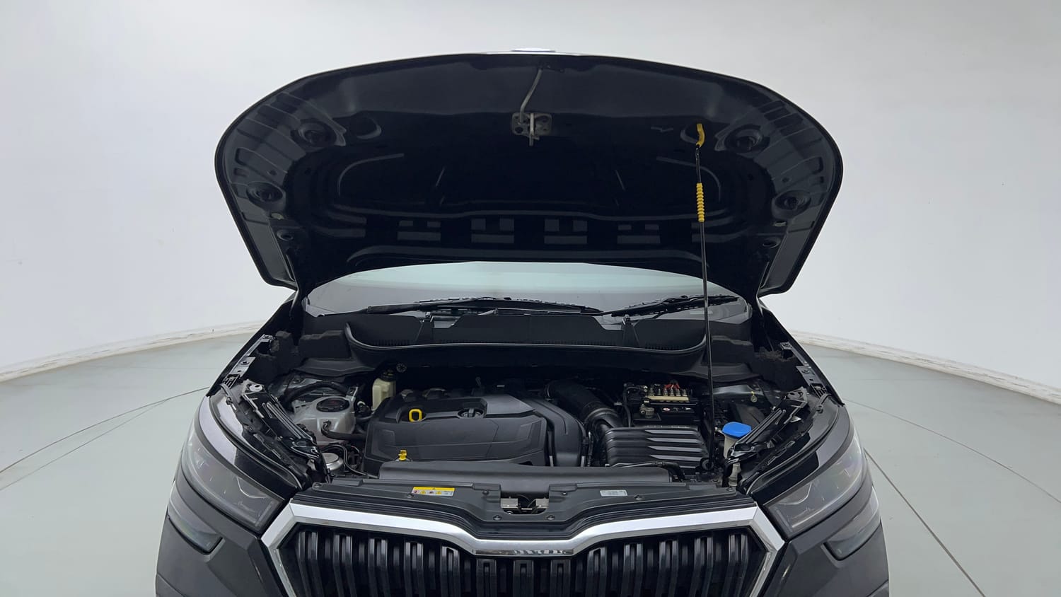 Used 2023 Skoda Kushaq Style 1.5L TSI MT Petrol Manual engine ENGINE & BONNET OPEN FRONT VIEW