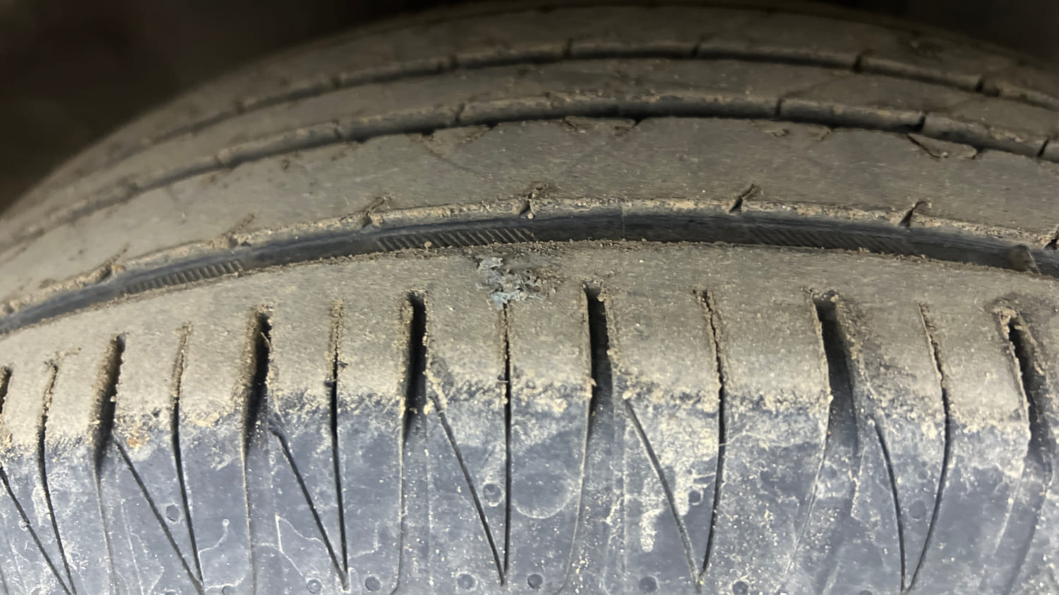 Used 2012 Hyundai i20 Sportz 1.2 Petrol Manual tyres RIGHT FRONT TYRE TREAD VIEW
