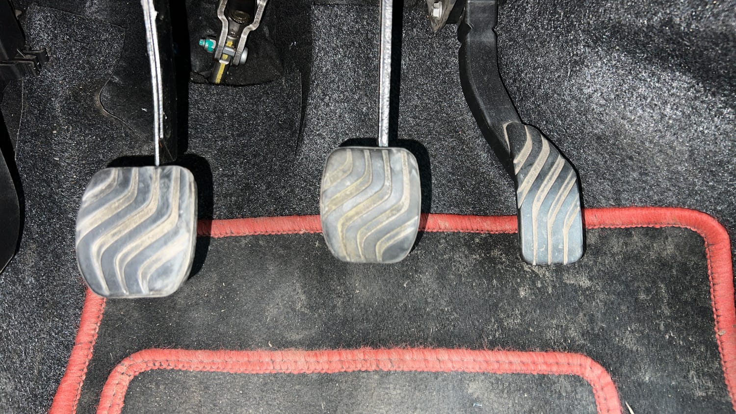 Used 2022 Renault Kwid RXT 0.8 Petrol Manual interior PEDALS VIEW