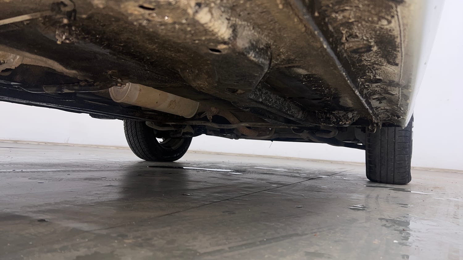 Used 2019 Tata Tiago Revotron XZ Petrol Manual extra REAR RIGHT UNDERBODY VIEW