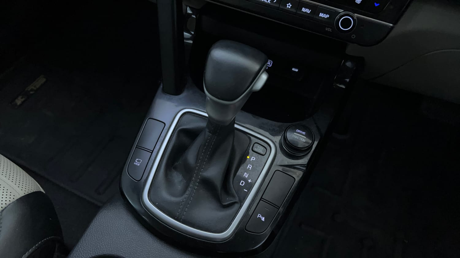 Used 2023 kia Seltos HTX 1.5 IVT Petrol Automatic interior GEAR  KNOB VIEW