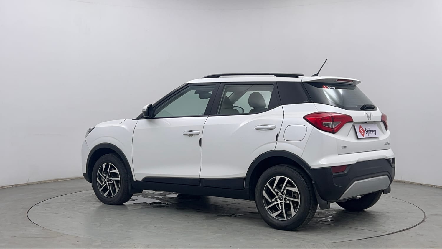 Used 2024 Mahindra XUV 300 W8 (O) 1.5 Diesel Diesel Manual exterior LEFT REAR CORNER VIEW