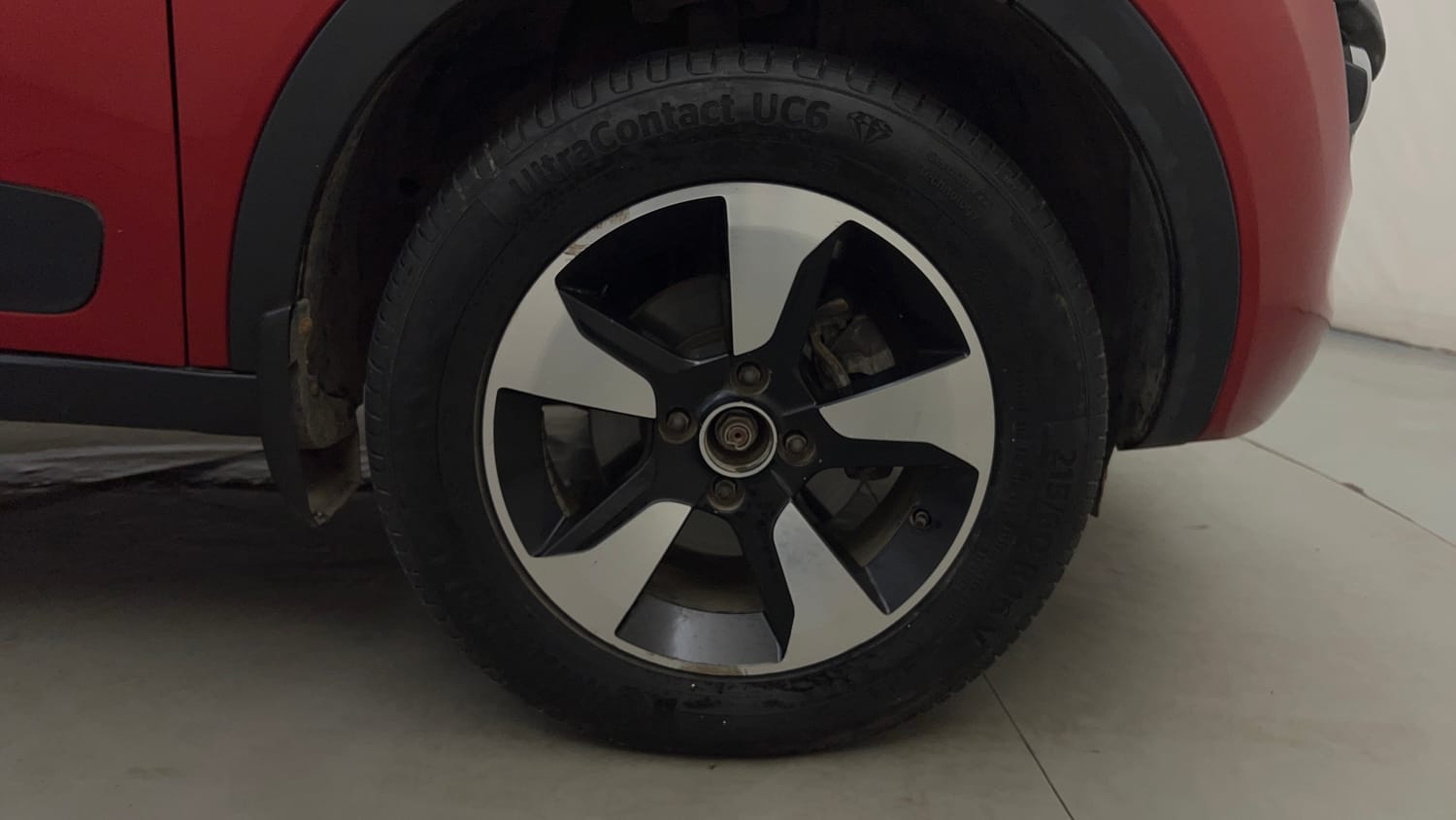 Used 2017 Tata Nexon XZ Plus Diesel Dual Tone Diesel Manual tyres RIGHT FRONT TYRE RIM VIEW