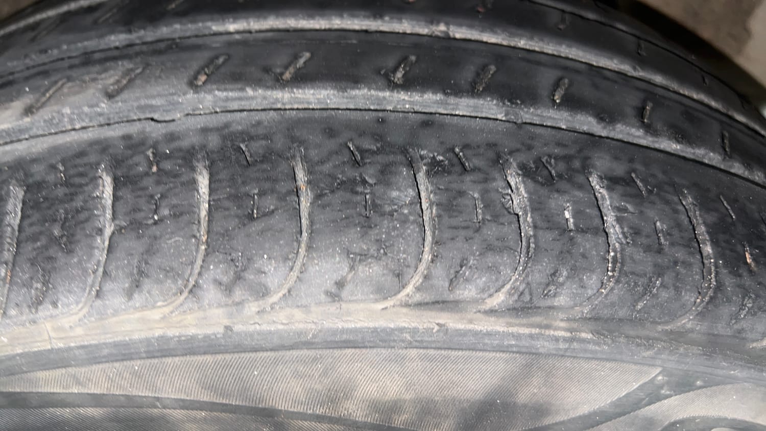Used 2019 Hyundai Creta E Plus 1.6 Petrol Petrol Manual tyres LEFT REAR TYRE TREAD VIEW