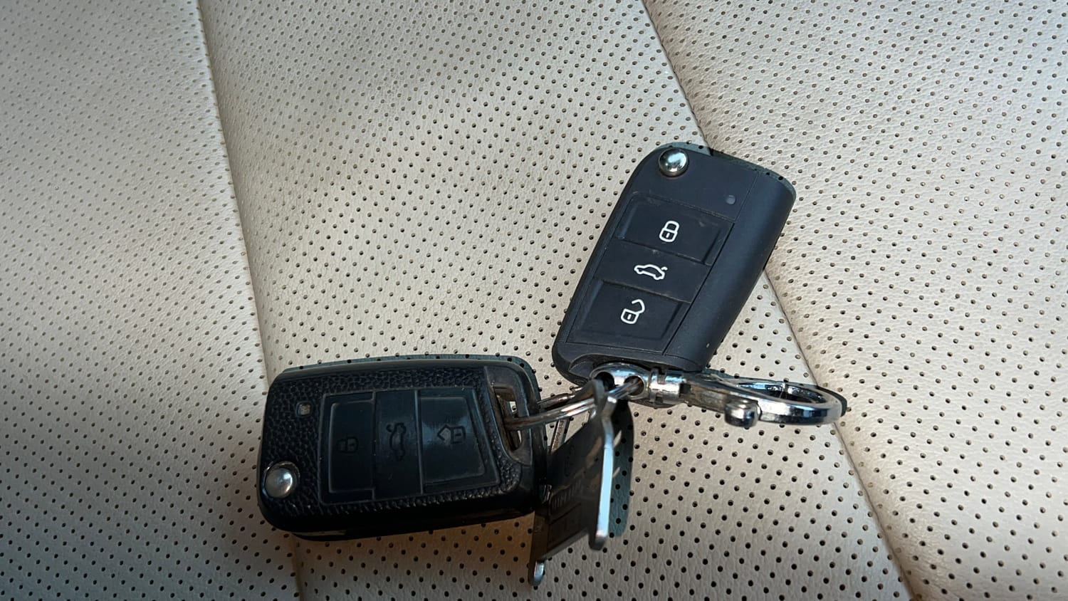 Used 2023 Skoda Slavia Style 1.5L TSI DSG Petrol Automatic extra CAR KEY VIEW