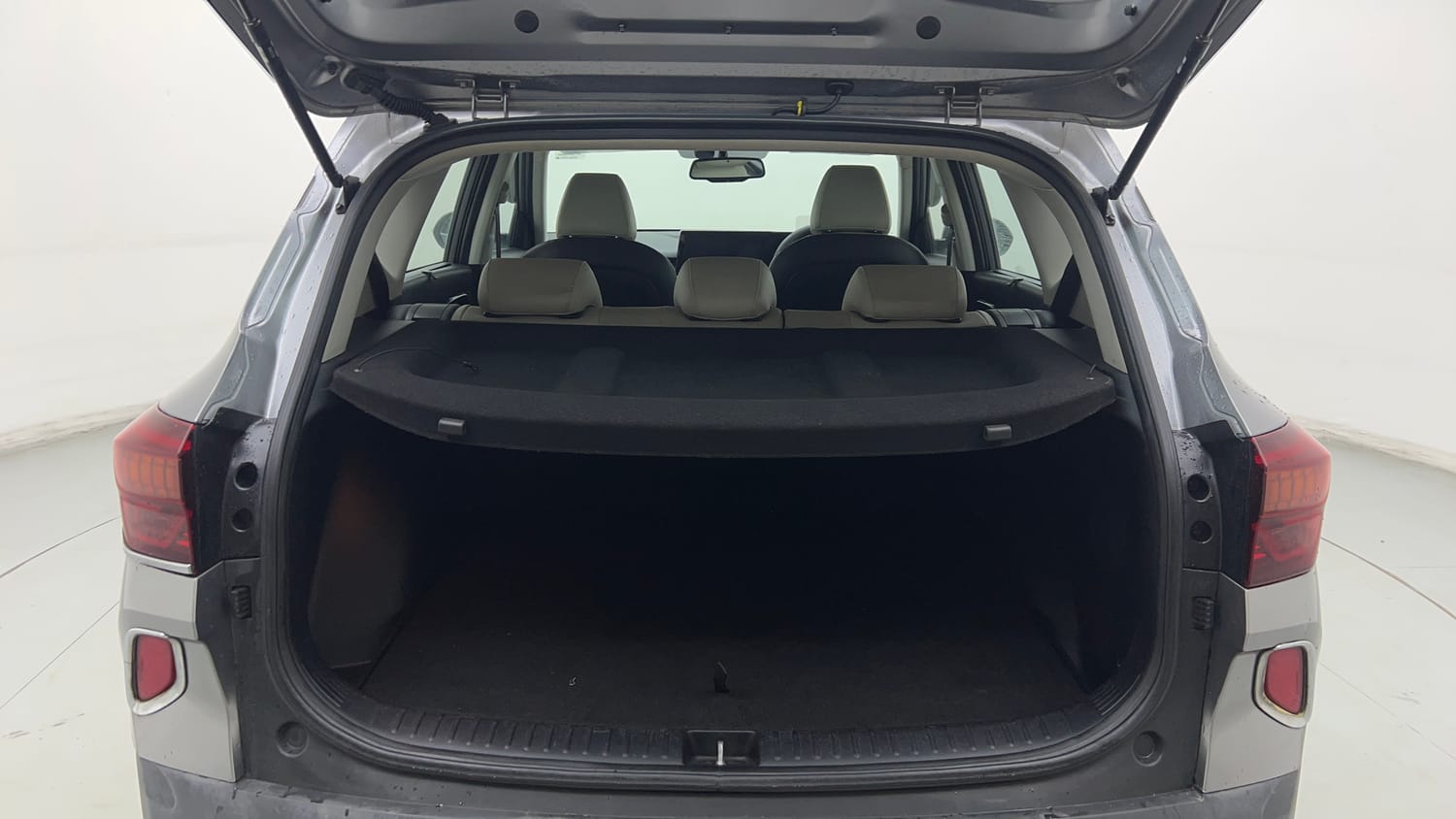 Used 2020 kia Seltos GTX Plus DCT 1.4 Petrol Automatic interior DICKY INSIDE VIEW