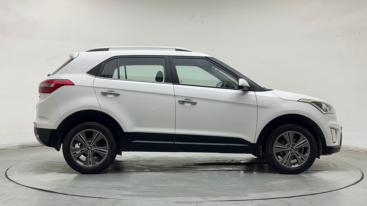 Used 2017 Hyundai Creta SX Plus 1.6 AT CRDI Diesel Automatic exterior RIGHT SIDE VIEW