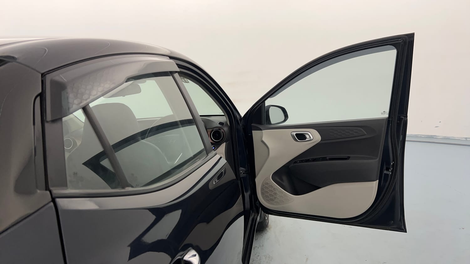 Used 2023 Hyundai Aura SX 1.2 (O) Petrol Petrol Manual interior RIGHT FRONT DOOR OPEN VIEW