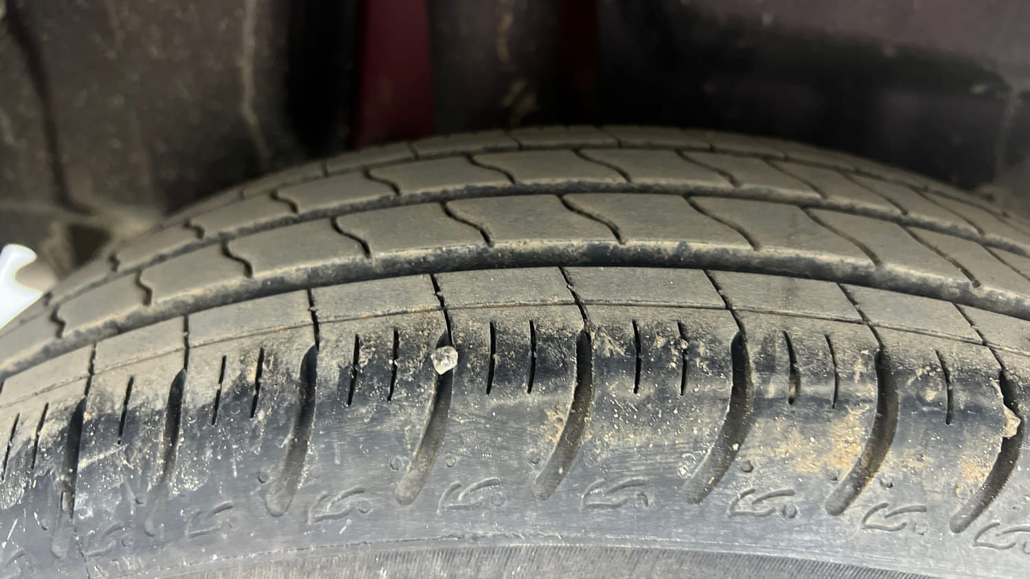 Used 2024 Maruti Suzuki Swift VXi Petrol Manual tyres RIGHT REAR TYRE TREAD VIEW