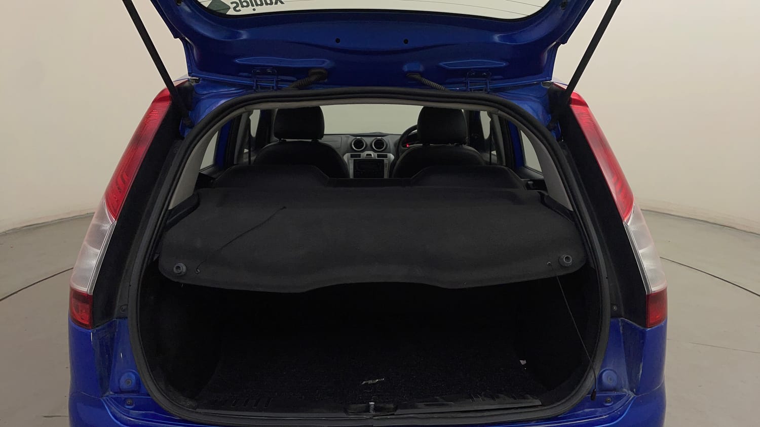 Used 2013 Ford Figo Duratec Petrol Titanium 1.2 Petrol Manual interior DICKY INSIDE VIEW