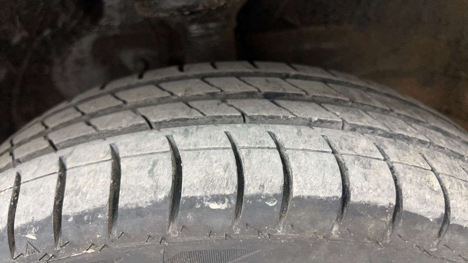 Used 2015 Maruti Suzuki Wagon R VXI Petrol Manual tyres RIGHT FRONT TYRE TREAD VIEW