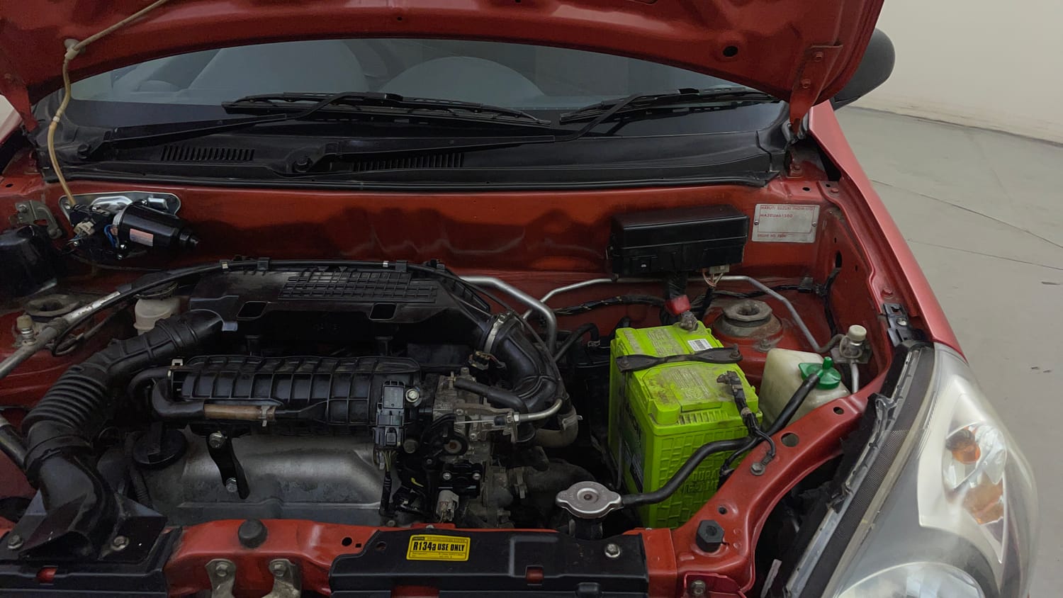 Used 2015 Maruti Suzuki Alto 800 Lxi Petrol Manual engine ENGINE LEFT SIDE HINGE & APRON VIEW