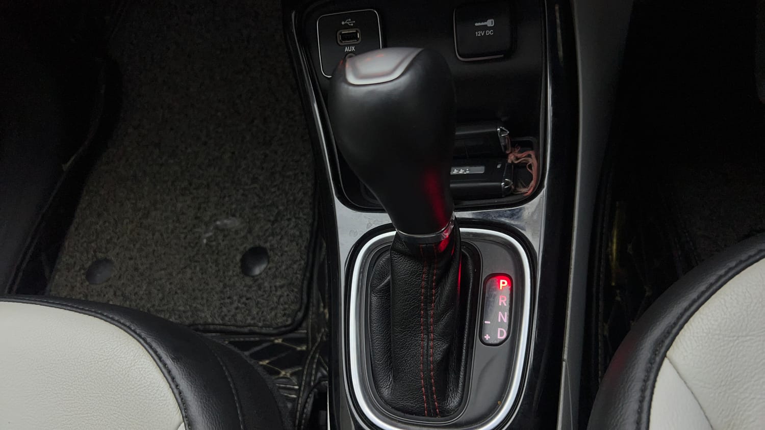 Used 2017 Jeep Compass Limited 1.4 Petrol AT Petrol Automatic interior GEAR  KNOB VIEW