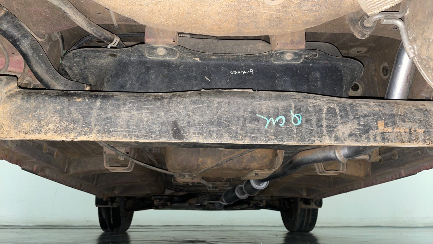 Used 2016 Mahindra KUV100 K4 6 STR Petrol Manual extra REAR UNDERBODY VIEW (TAKEN FROM REAR)