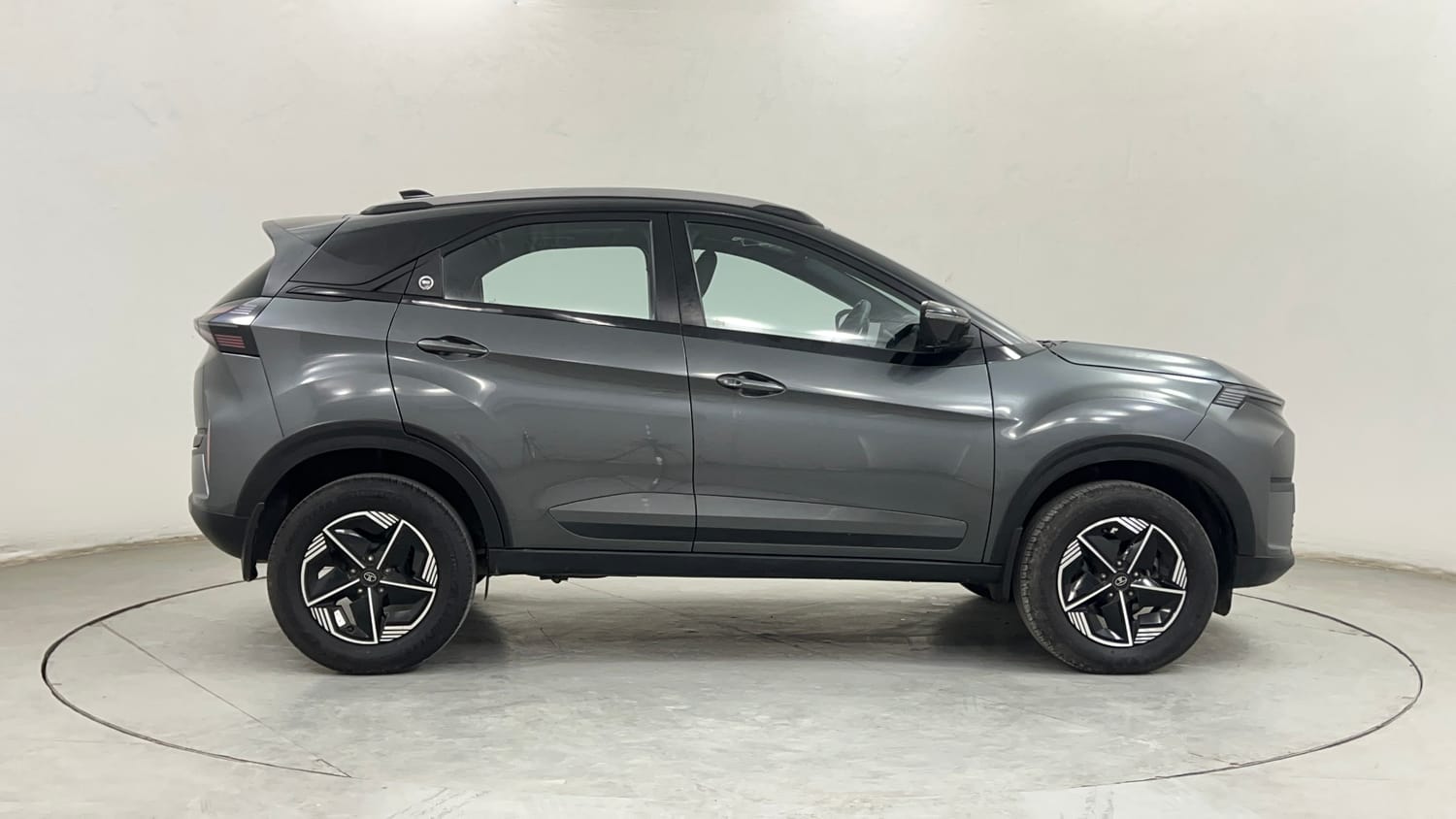 Used 2023 Tata Nexon Fearless Plus S 1.2 Revotron Petrol 6MT DT Petrol Manual exterior RIGHT SIDE VIEW