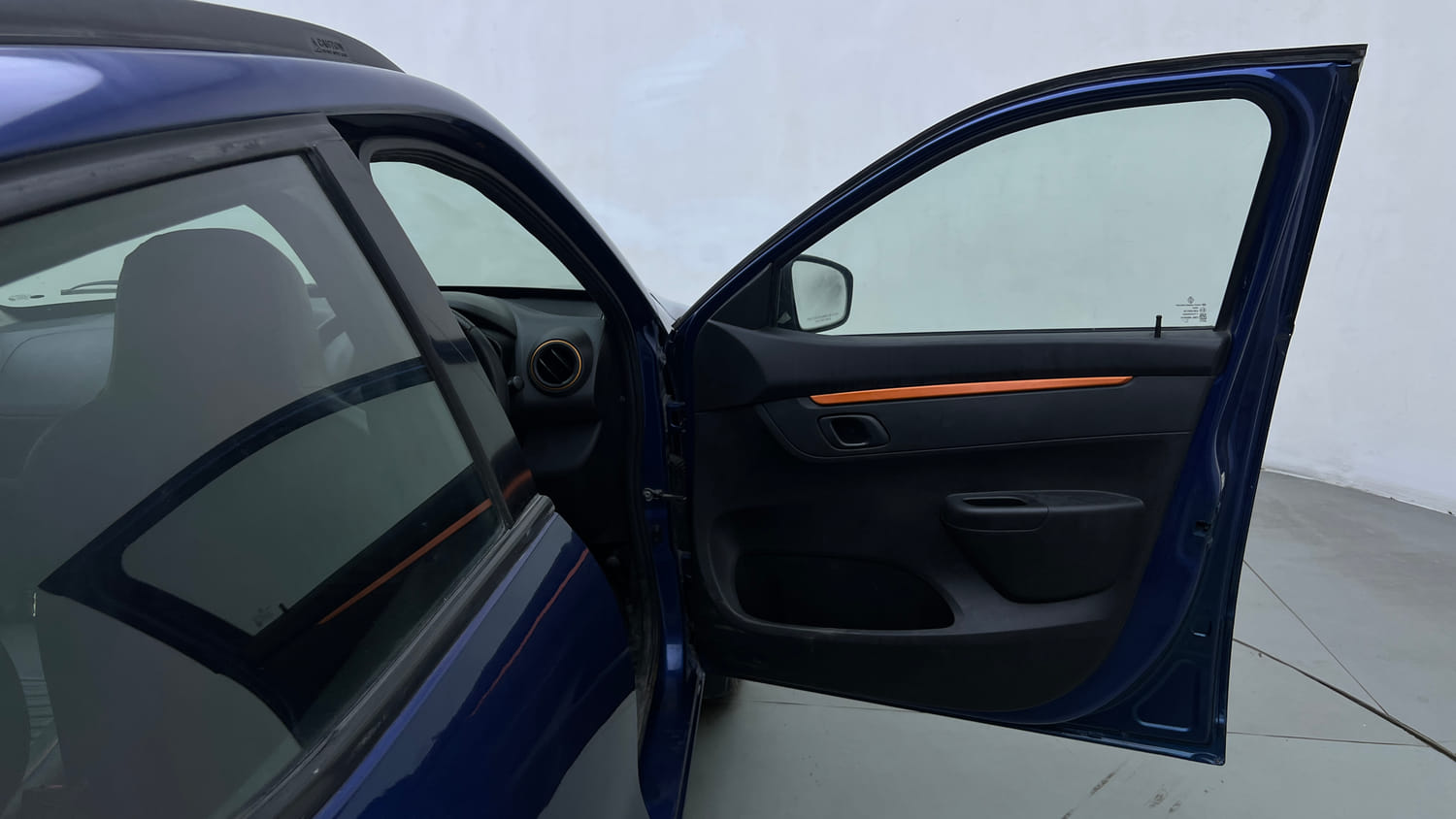 Used 2018 Renault Kwid CLIMBER 1.0 AMT Petrol Automatic interior RIGHT FRONT DOOR OPEN VIEW