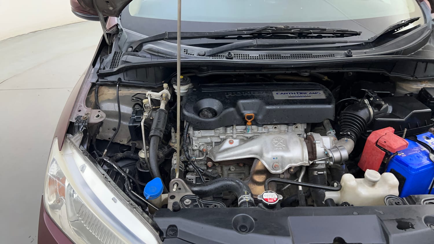 Used 2015 Honda City S Diesel Diesel Manual engine ENGINE RIGHT SIDE HINGE & APRON VIEW