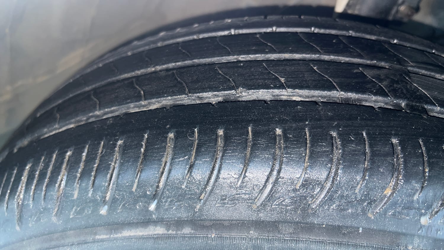 Used 2021 Maruti Suzuki Baleno Sigma Petrol Manual tyres RIGHT FRONT TYRE TREAD VIEW