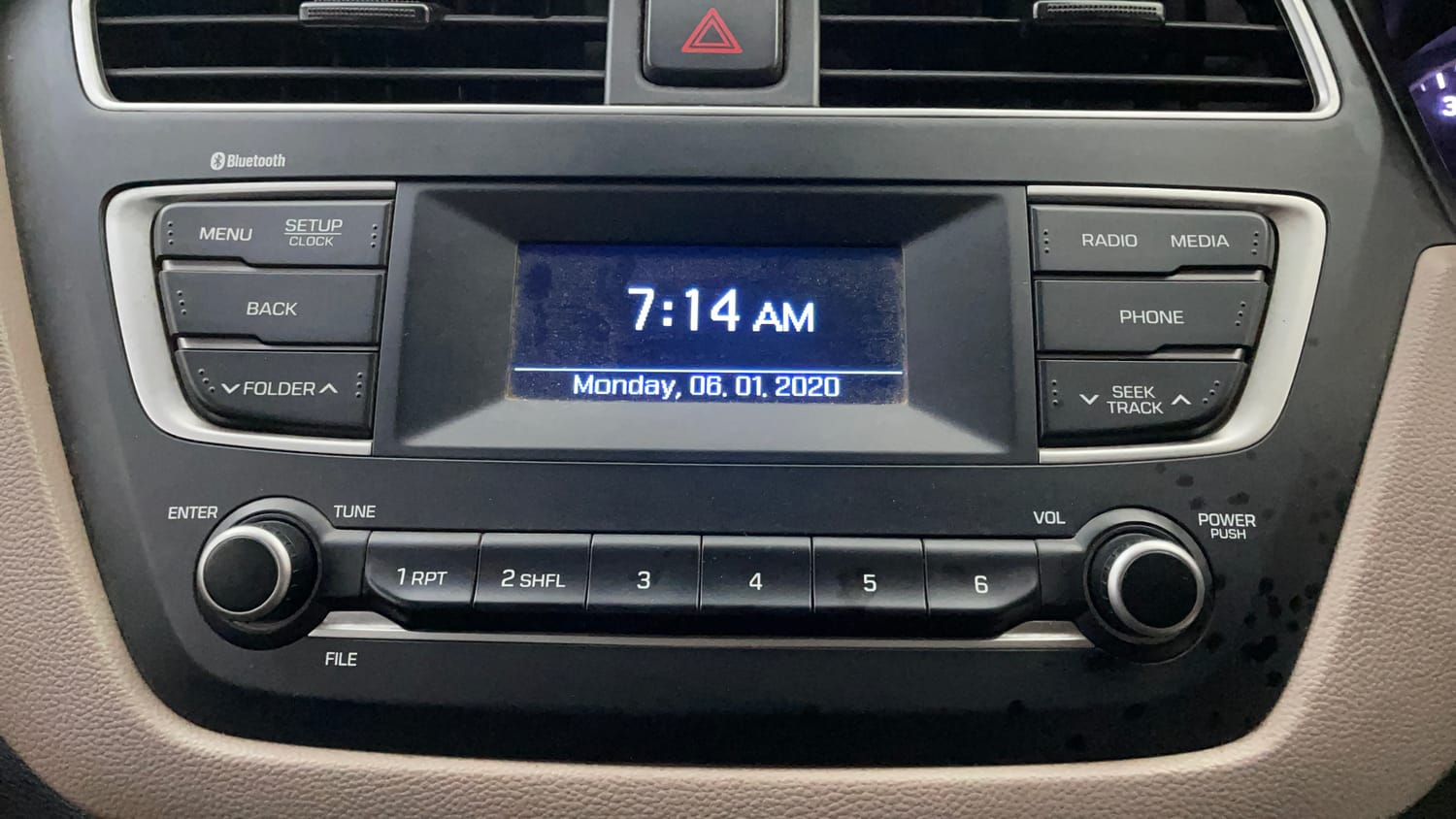 Used 2018 Hyundai Elite i20 Sportz 1.2 Petrol Manual top_features Integrated (in-dash) music system