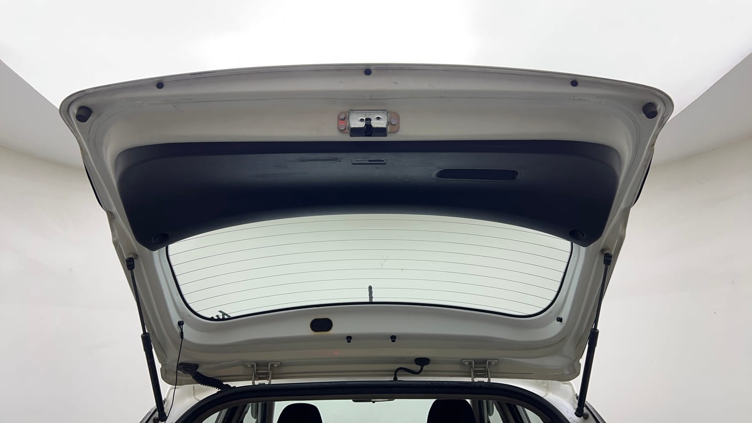 Used 2019 Hyundai Elite i20 Asta 1.2 (O) Petrol Manual interior DICKY DOOR OPEN VIEW
