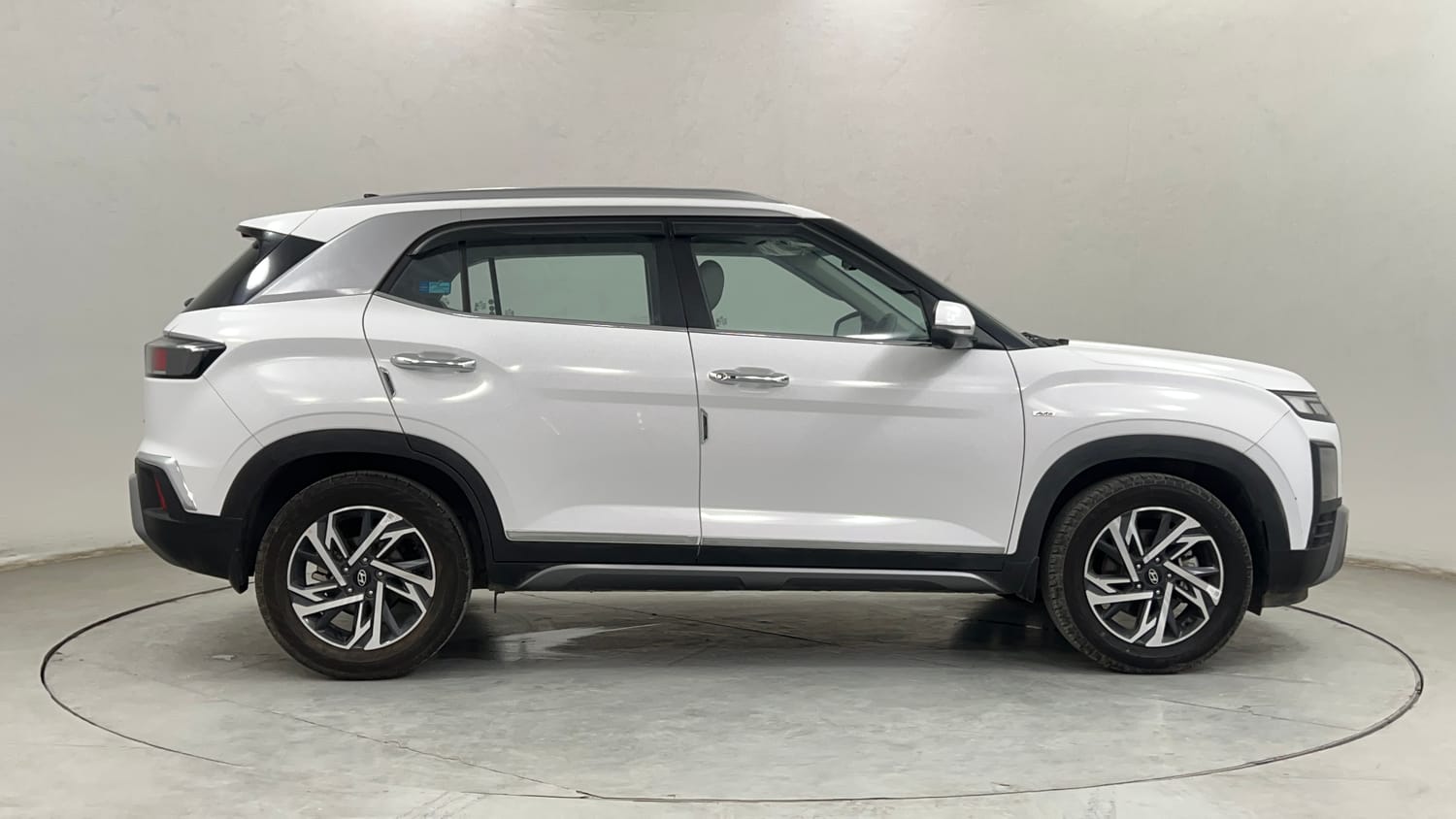 Used 2024 Hyundai Creta 1.5 MPi Petrol IVT SX(O) Petrol Automatic exterior RIGHT SIDE VIEW