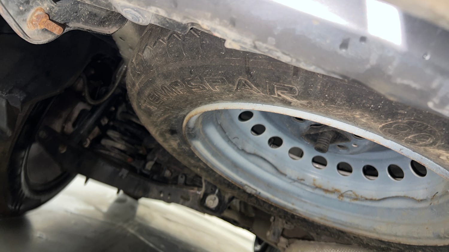 Used 2021 Mahindra XUV700 AX 7 Petrol AT 7 STR Petrol Automatic tyres SPARE TYRE VIEW