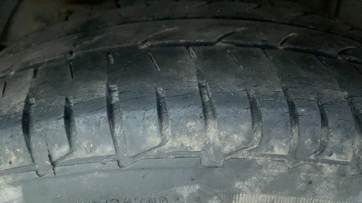 Used 2018 Hyundai Elite i20 Sportz 1.2 Petrol Manual tyres RIGHT REAR TYRE TREAD VIEW