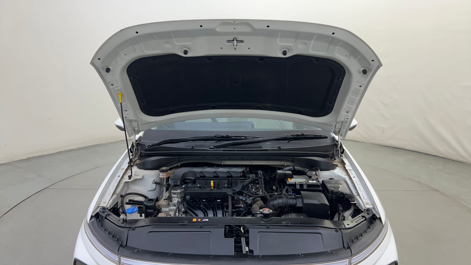 Used 2024 Hyundai Verna SX (O)1.5 Petrol MT Petrol Manual engine ENGINE & BONNET OPEN FRONT VIEW