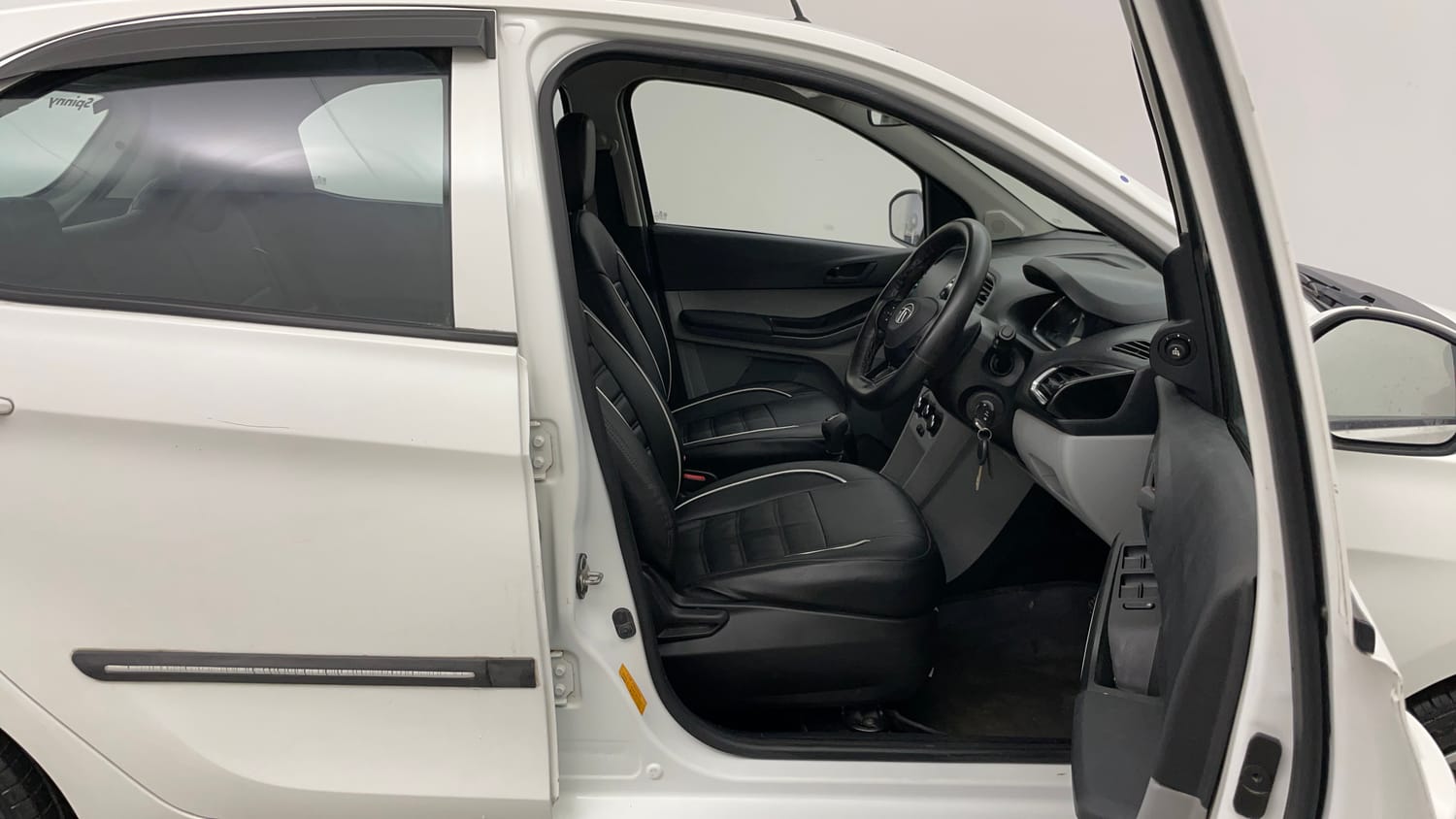 Used 2022 Tata Tiago XT Petrol Manual interior RIGHT SIDE FRONT DOOR CABIN VIEW