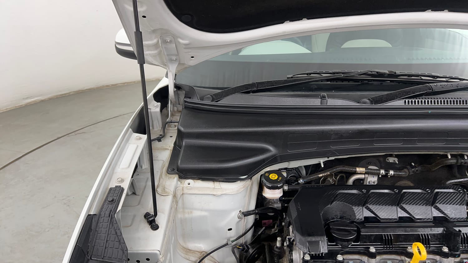 Used 2023 Hyundai Creta SX 1.5 Petrol Petrol Manual engine ENGINE RIGHT SIDE HINGE & APRON VIEW