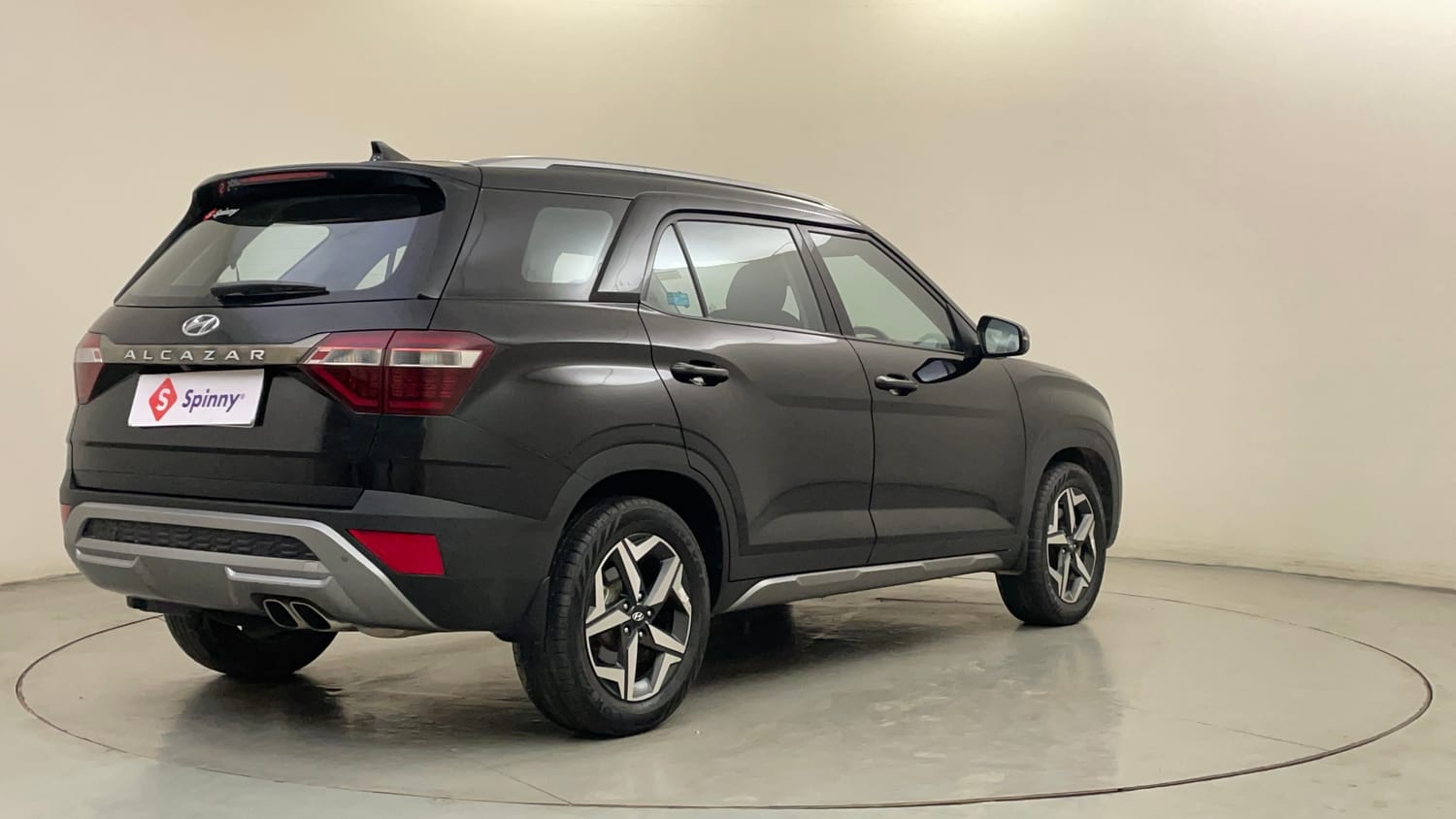Used 2023 Hyundai Alcazar Prestige 7 STR 1.5 Diesel Diesel Manual exterior RIGHT REAR CORNER VIEW