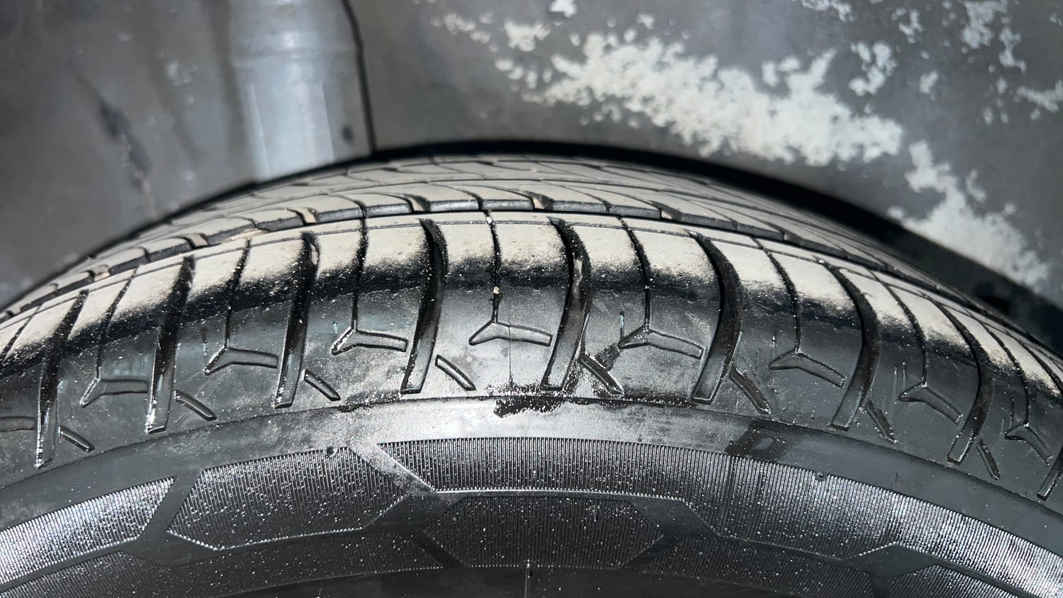 Used 2014 Honda City V Petrol Manual tyres RIGHT REAR TYRE TREAD VIEW