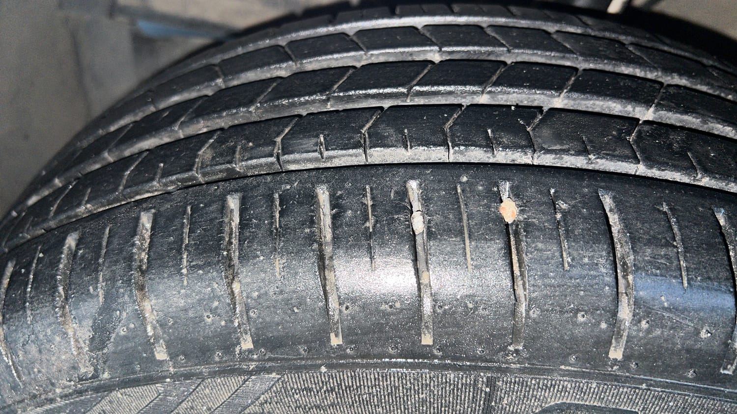 Used 2023 Maruti Suzuki Baleno Alpha MT Petrol Manual tyres LEFT FRONT TYRE TREAD VIEW