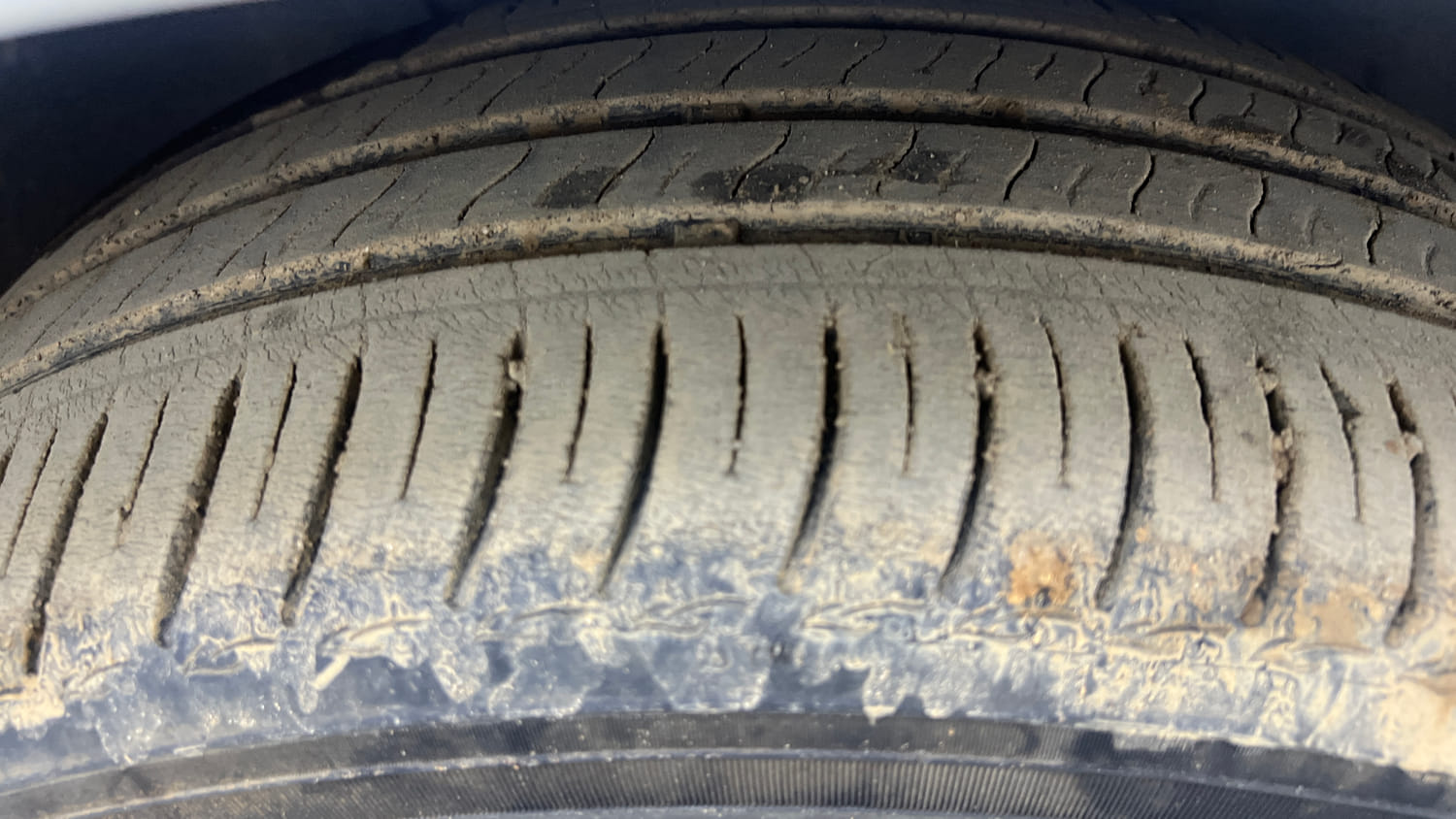 Used 2023 Skoda Slavia Ambition 1.0L TSI AT Petrol Automatic tyres RIGHT FRONT TYRE TREAD VIEW