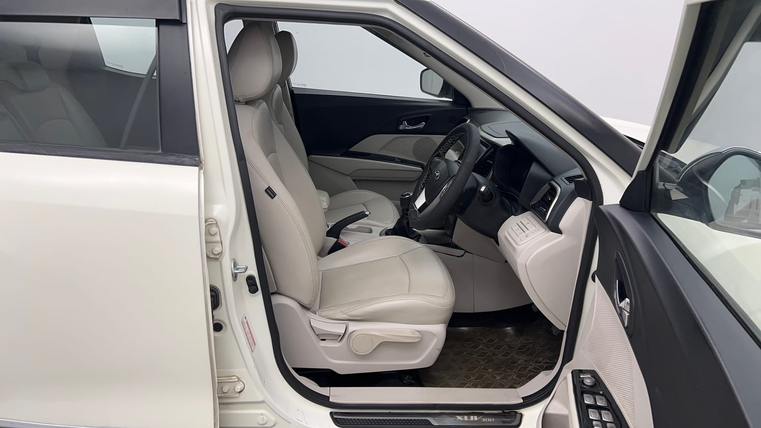 Used 2019 Mahindra XUV 300 1.5 W8 (O) Diesel Manual interior RIGHT SIDE FRONT DOOR CABIN VIEW