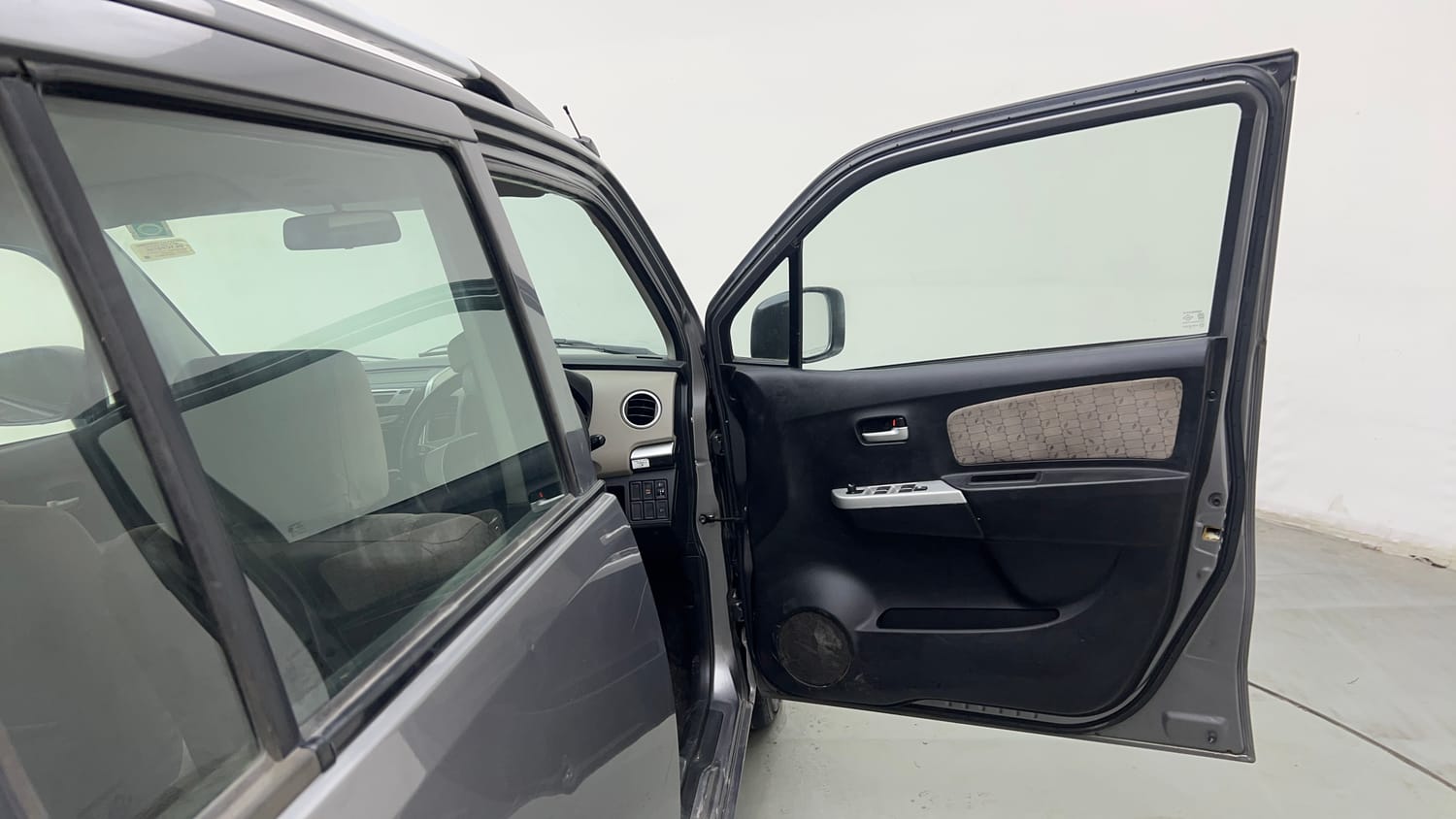 Used 2013 Maruti Suzuki Wagon R VXI Petrol Manual interior RIGHT FRONT DOOR OPEN VIEW