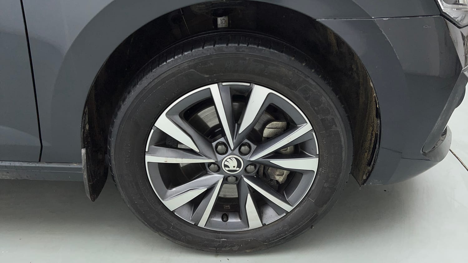 Used 2023 Skoda Slavia Style 1.5L TSI DSG Petrol Automatic tyres RIGHT FRONT TYRE RIM VIEW