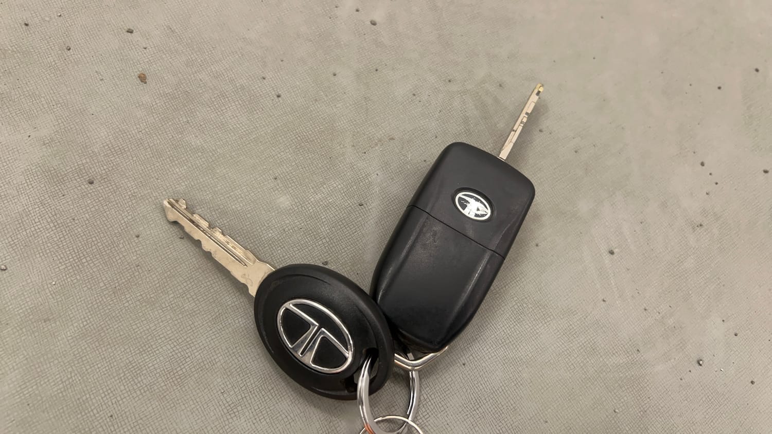 Used 2015 Tata Zest XT Petrol Petrol Manual extra CAR KEY VIEW