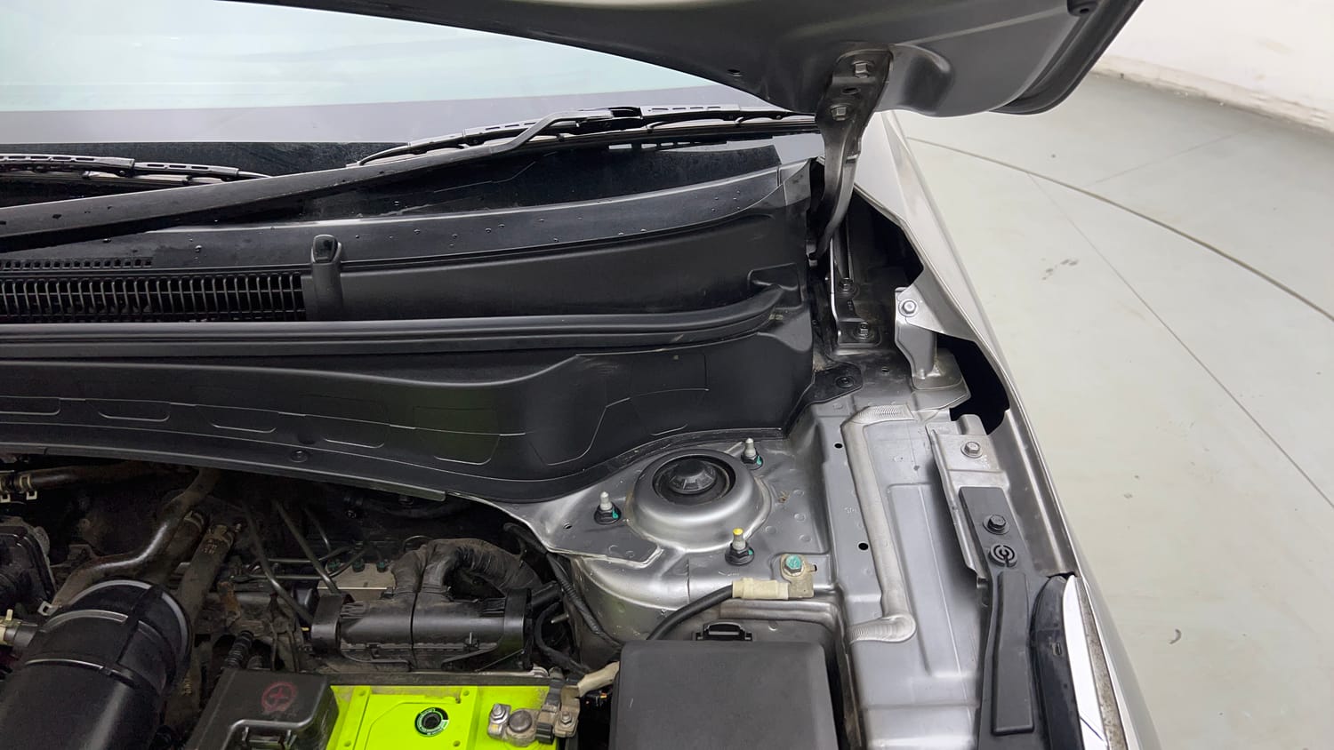 Used 2020 kia Seltos GTX Plus DCT 1.4 Petrol Automatic engine ENGINE LEFT SIDE HINGE & APRON VIEW