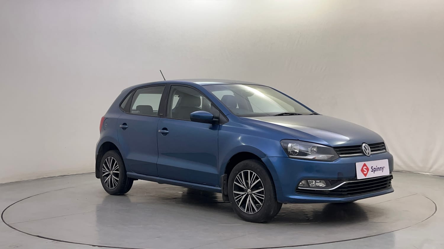 Used 2017 Volkswagen Polo Highline1.2L (P) Petrol Manual exterior RIGHT FRONT CORNER VIEW