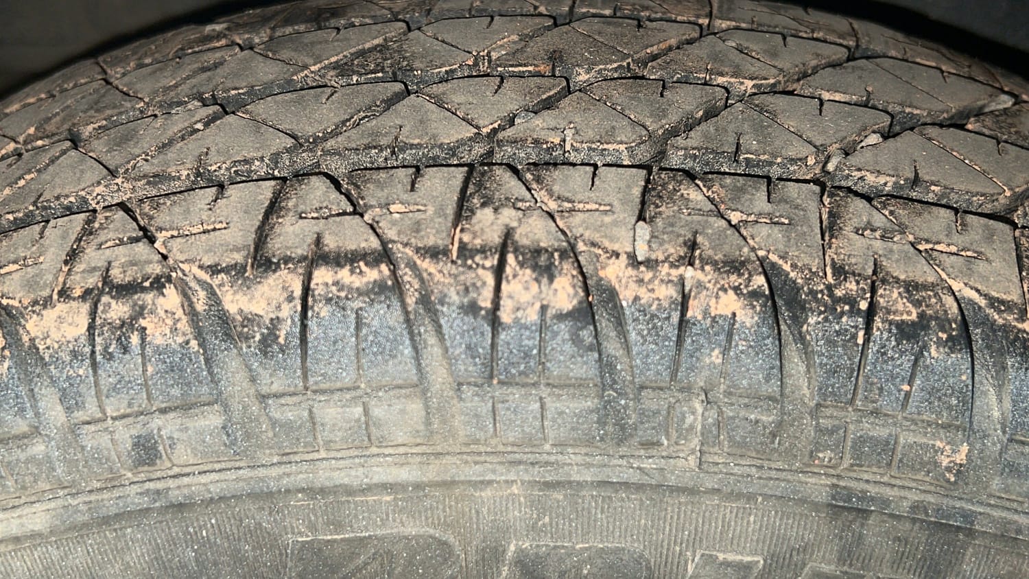 Used 2016 Maruti Suzuki Swift VXi Petrol Manual tyres RIGHT REAR TYRE TREAD VIEW