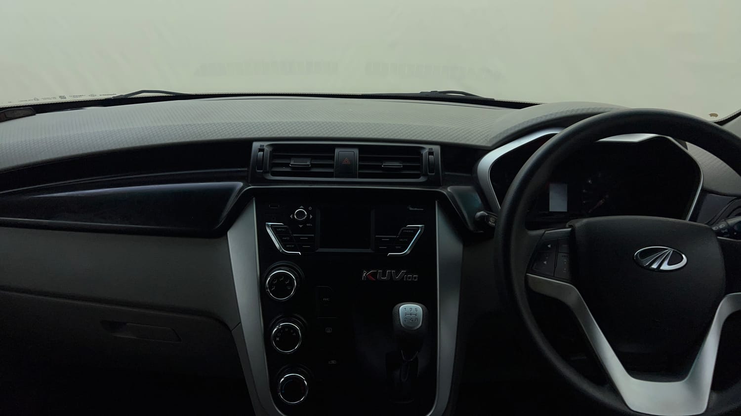Used 2016 Mahindra KUV100 K6+ 6 STR Petrol Manual interior MUSIC SYSTEM & AC CONTROL VIEW